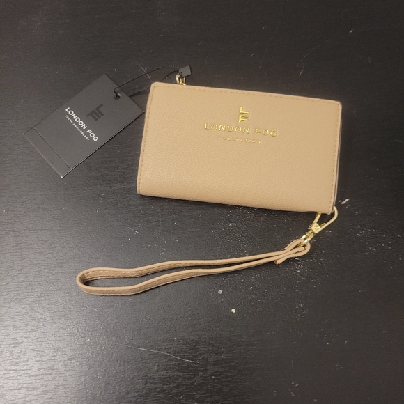 London Fog Handbags - London Fog NWT Perth Bifold Wristlet